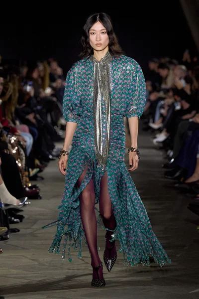 Look 32
